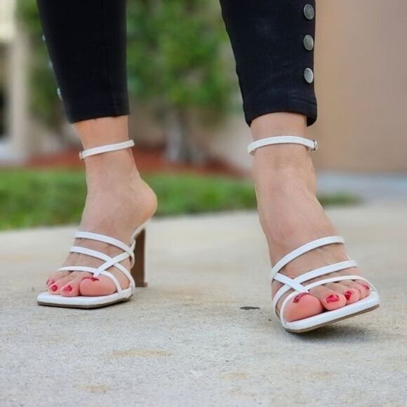 Women's White Chunky Block Heel Square Toe Ring Sandals - Picture 1 of 5